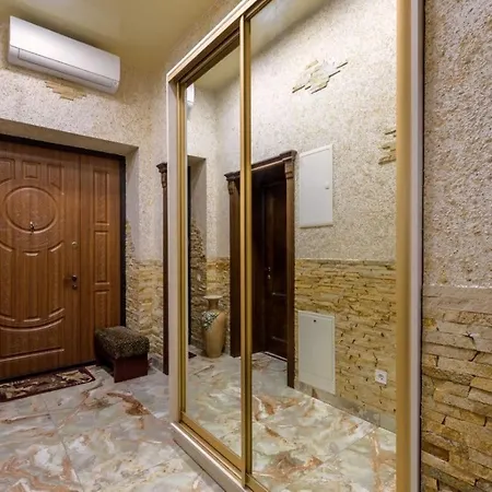 Kyivska Apartment *